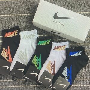 Nike Women’s Colorful Logo Ankle Socks
